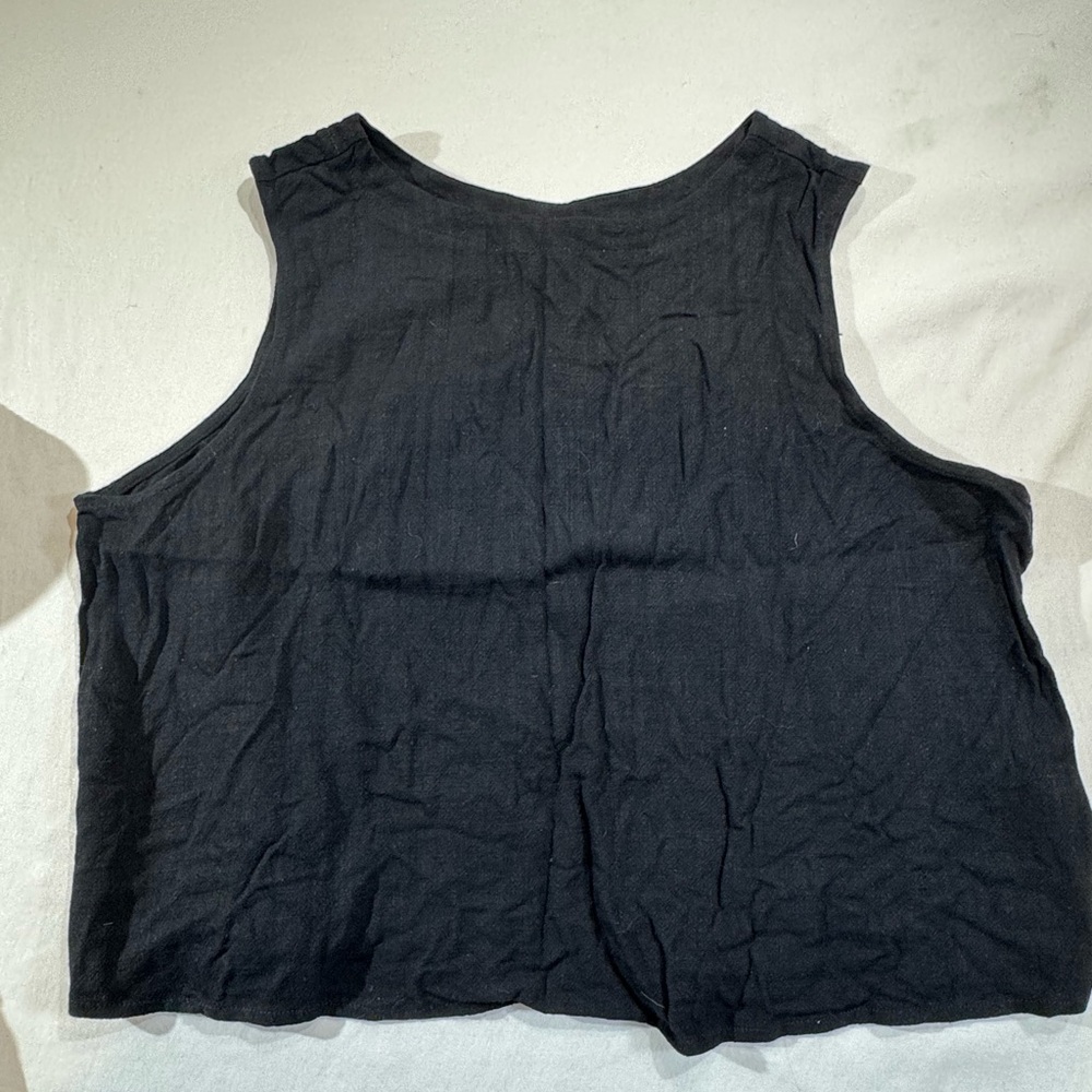 Black Women's Sleeveless Tank Top and capris set